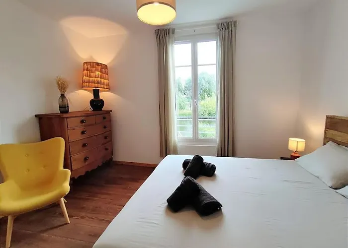 Au Fil De L'eau Holiday home Caen